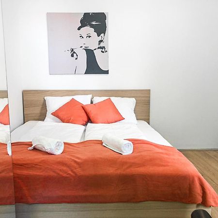 Lovely 2Br Shared Apartment, Enkplatz U3, 15Min To Center Vienna Luaran gambar