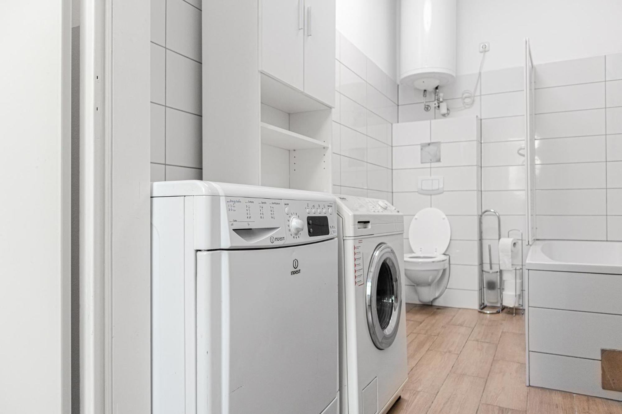 Lovely 2Br Shared Apartment, Enkplatz U3, 15Min To Center Vienna Luaran gambar
